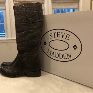 Steve Madden distressed boots